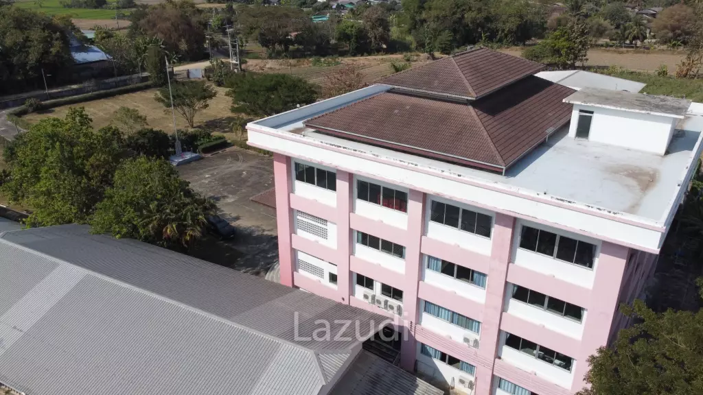 ขายโรงเรียนอาคาร 5 หลังพร้อมที่ดินขนาด 7 ไร่ ที่อ.แม่จัน