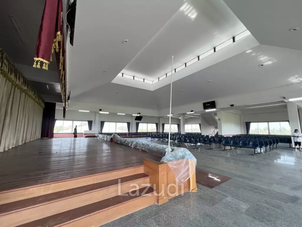 ขายโรงเรียนอาคาร 5 หลังพร้อมที่ดินขนาด 7 ไร่ ที่อ.แม่จัน