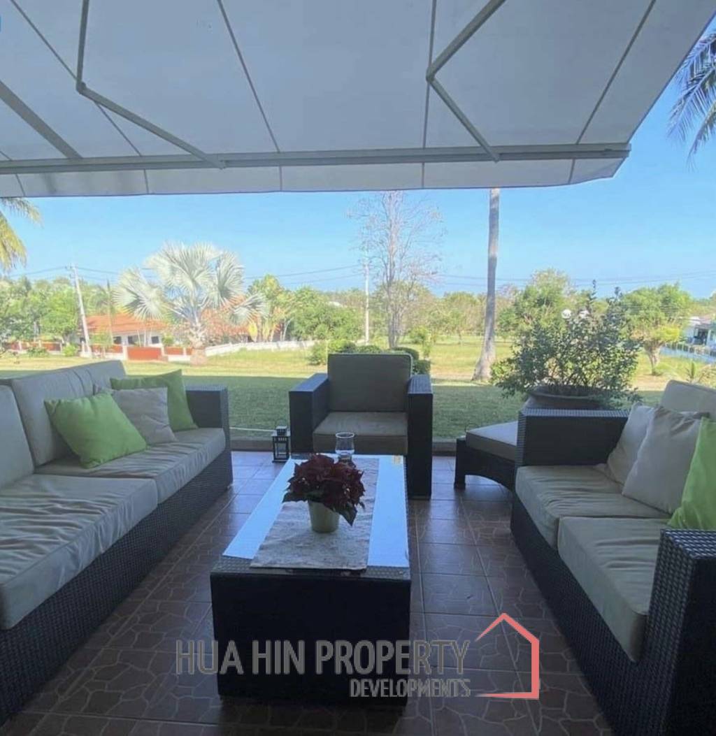 PALM HILL CONDO  : 3 bed modernized condo