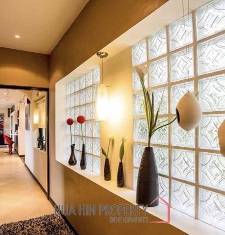 PALM HILL CONDO  : 3 bed modernized condo