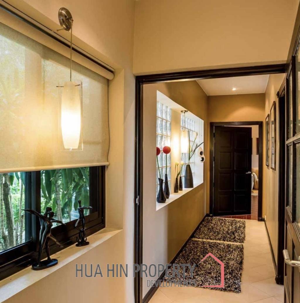PALM HILL CONDO  : 3 bed modernized condo