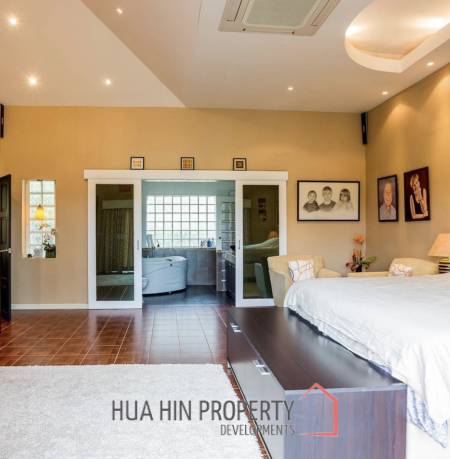 PALM HILL CONDO  : 3 bed modernized condo