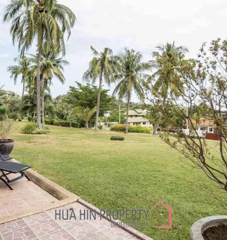 PALM HILL CONDO  : 3 bed modernized condo