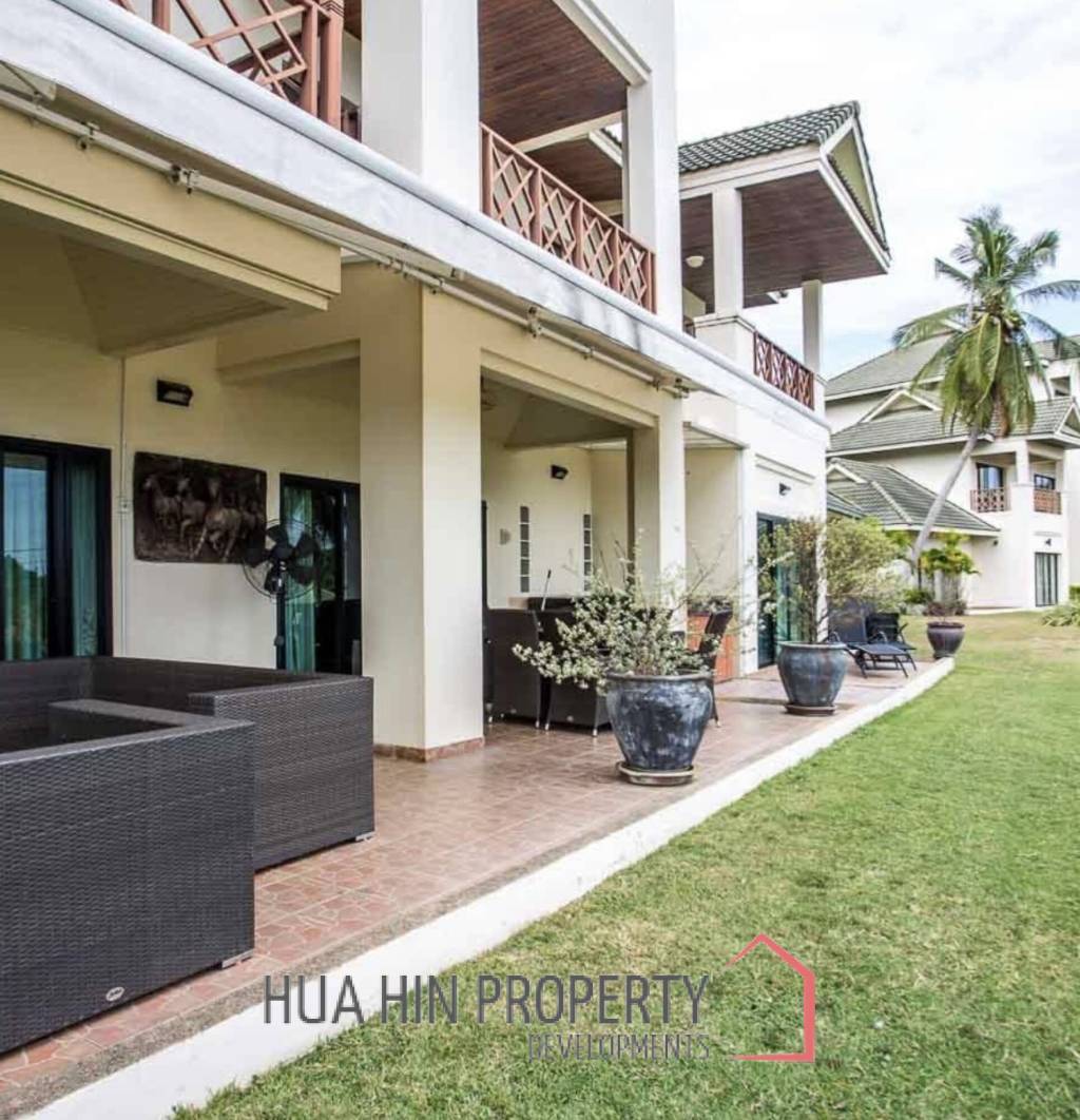 PALM HILL CONDO  : 3 bed modernized condo