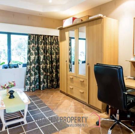 PALM HILL CONDO  : 3 bed modernized condo