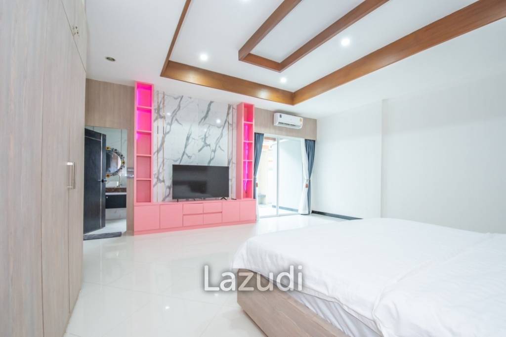 4 Beds 4 Baths 350 SQ.M. Baan Piam Mongkon