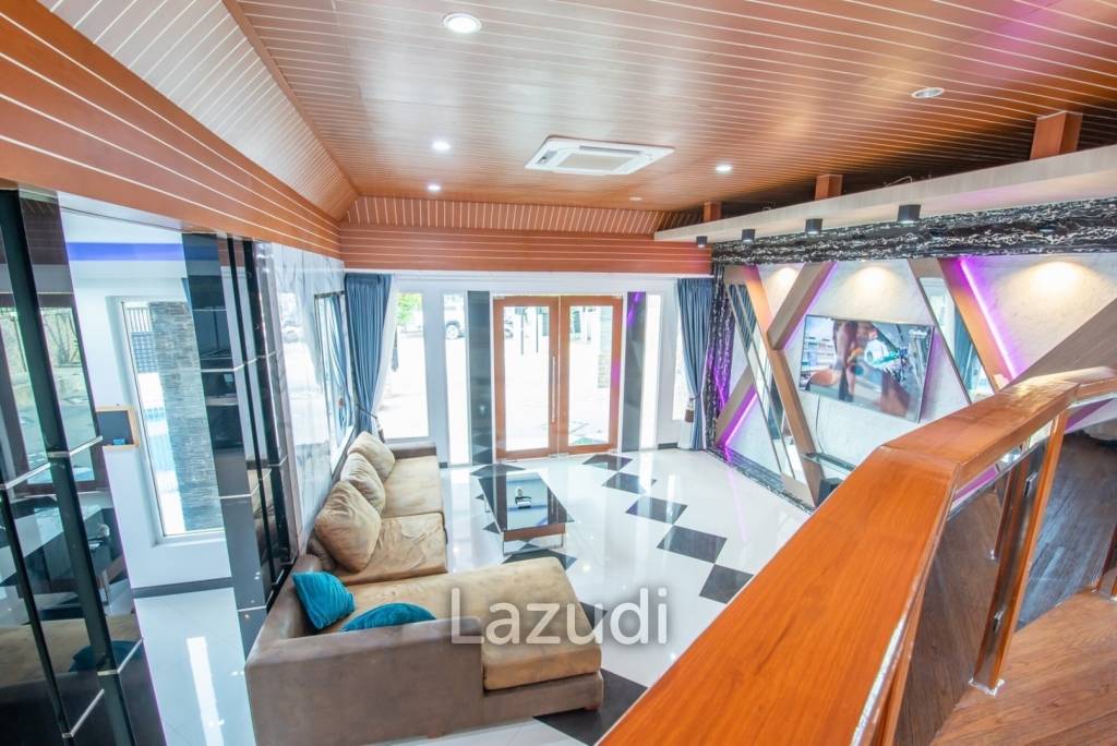 4 Beds 4 Baths 350 SQ.M. Baan Piam Mongkon