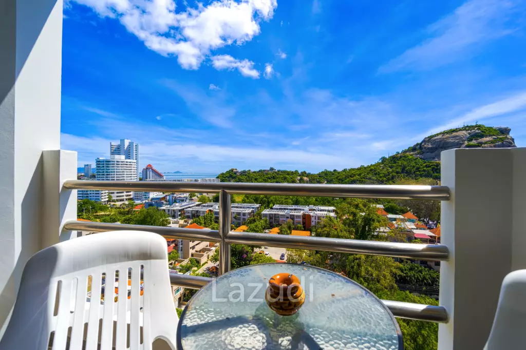 Blue Wawe: Beachfront 2 bed Condo with Seaview! (BW2)