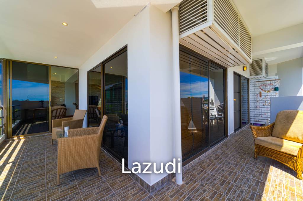 Blue Wawe: Beachfront 2 bed Condo with Seaview! (BW2)