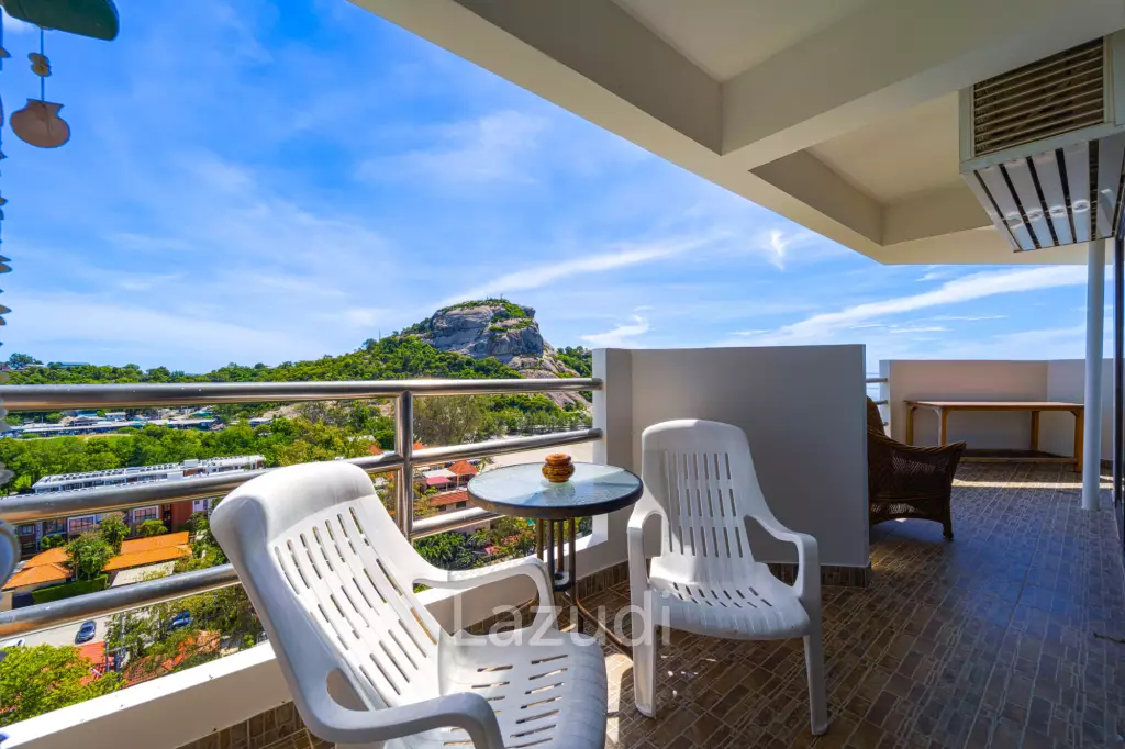 Blue Wawe: Beachfront 2 bed Condo with Seaview! (BW2)
