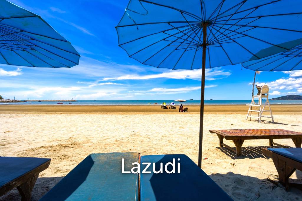 Blue Wawe: Beachfront 2 bed Condo with Seaview! (BW2)