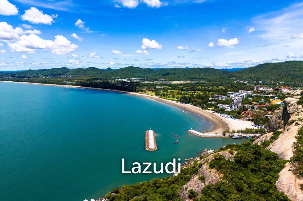 Blue Wawe: Beachfront 2 bed Condo with Seaview! (BW2)