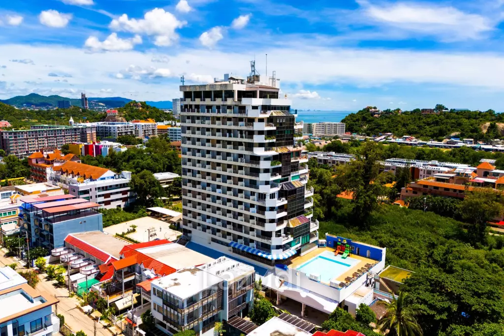 Blue Wawe: Beachfront 2 bed Condo with Seaview! (BW2)