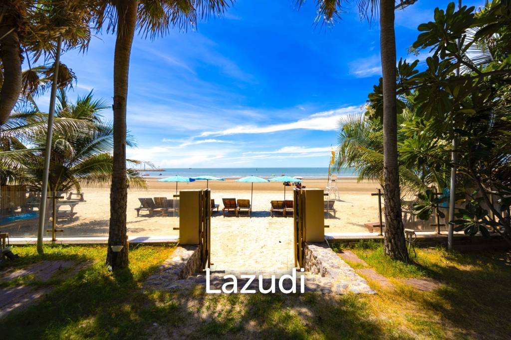 Blue Wawe: Beachfront 2 bed Condo with Seaview! (BW2)
