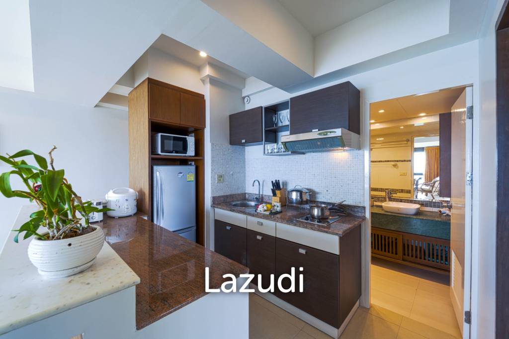 Blue Wawe: Beachfront 2 bed Condo with Seaview! (BW2)