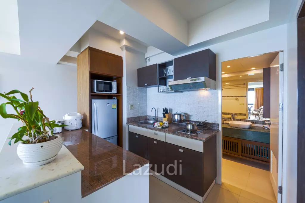 Blue Wawe: Beachfront 2 bed Condo with Seaview! (BW2)