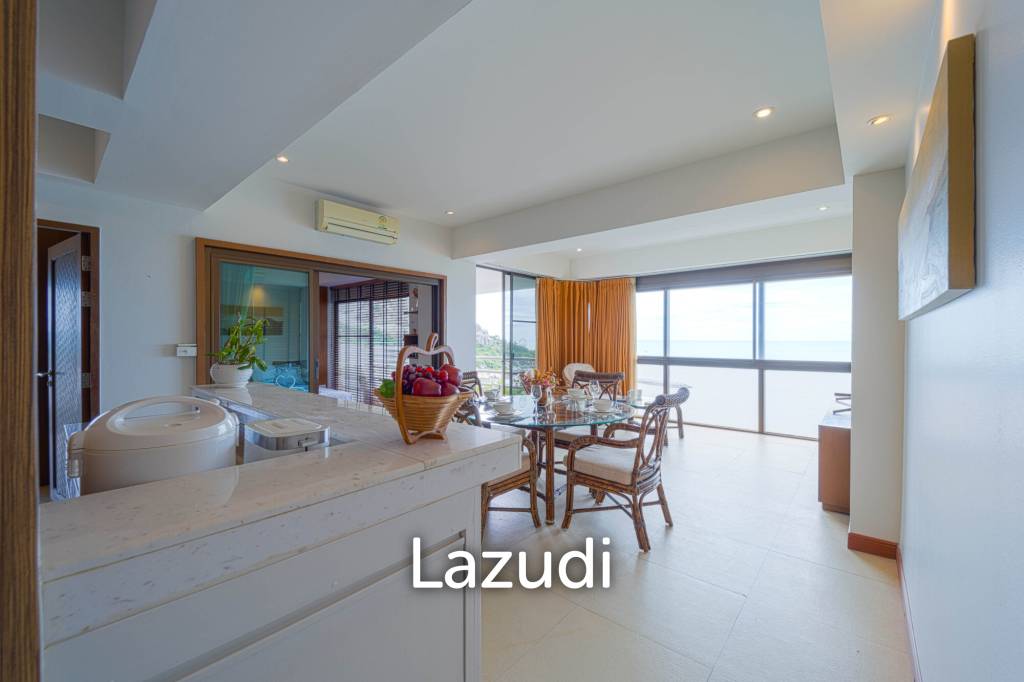Blue Wawe: Beachfront 2 bed Condo with Seaview! (BW2)