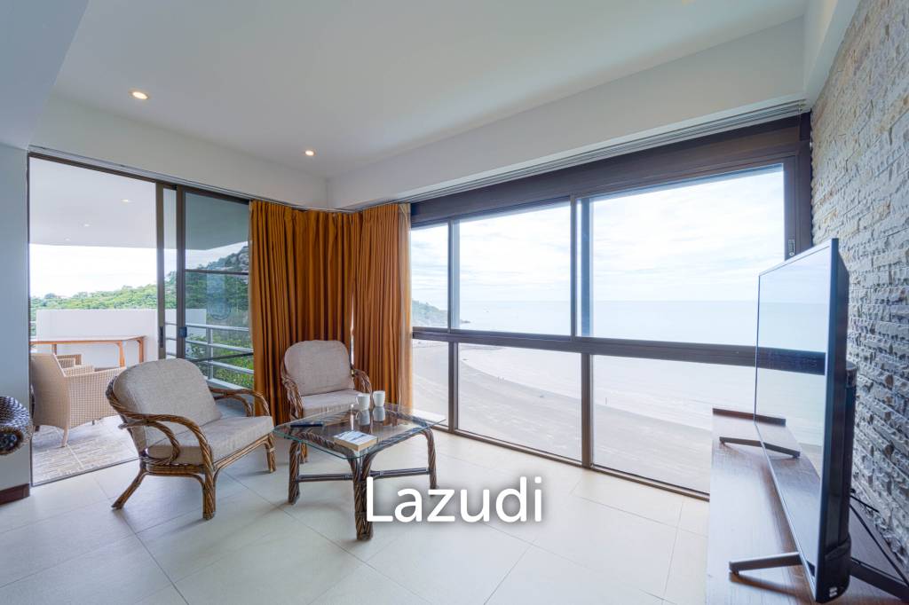 Blue Wawe: Beachfront 2 bed Condo with Seaview! (BW2)