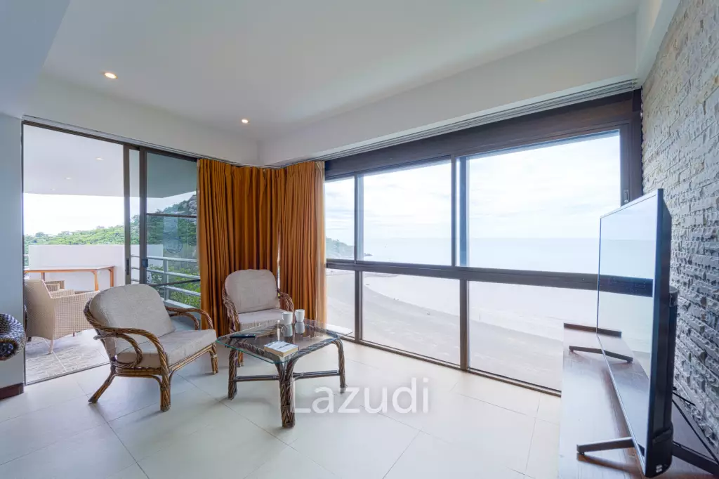 Blue Wawe: Beachfront 2 bed Condo with Seaview! (BW2)