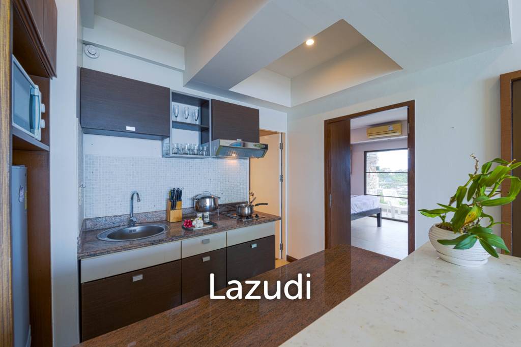 Blue Wawe: Beachfront 2 bed Condo with Seaview! (BW2)