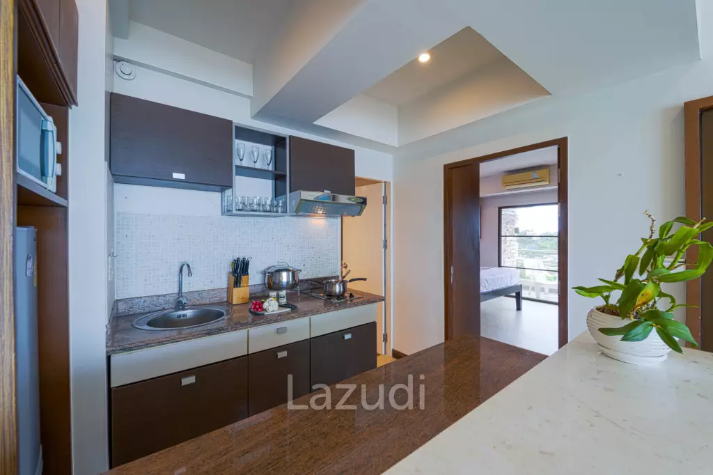 Blue Wawe: Beachfront 2 bed Condo with Seaview! (BW2)