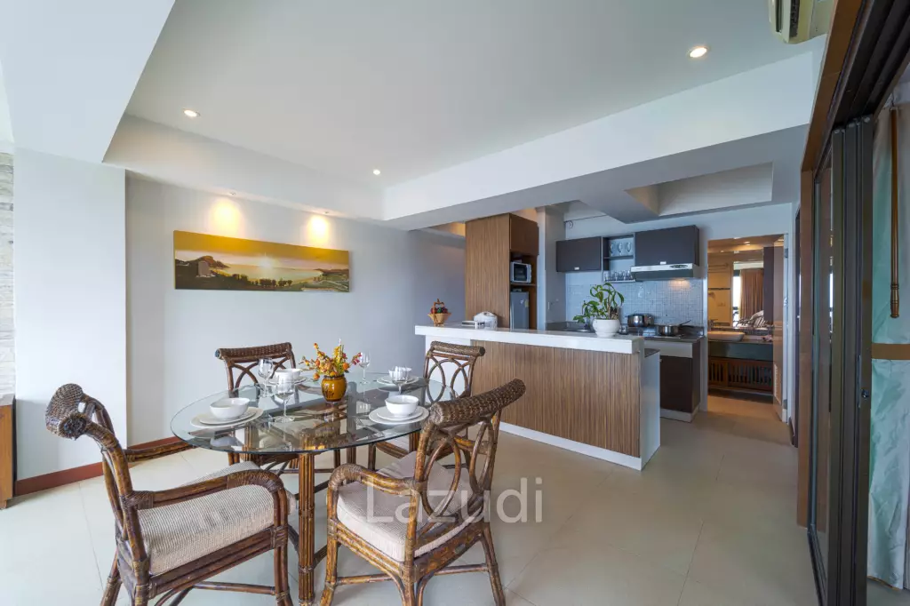 Blue Wawe: Beachfront 2 bed Condo with Seaview! (BW2)