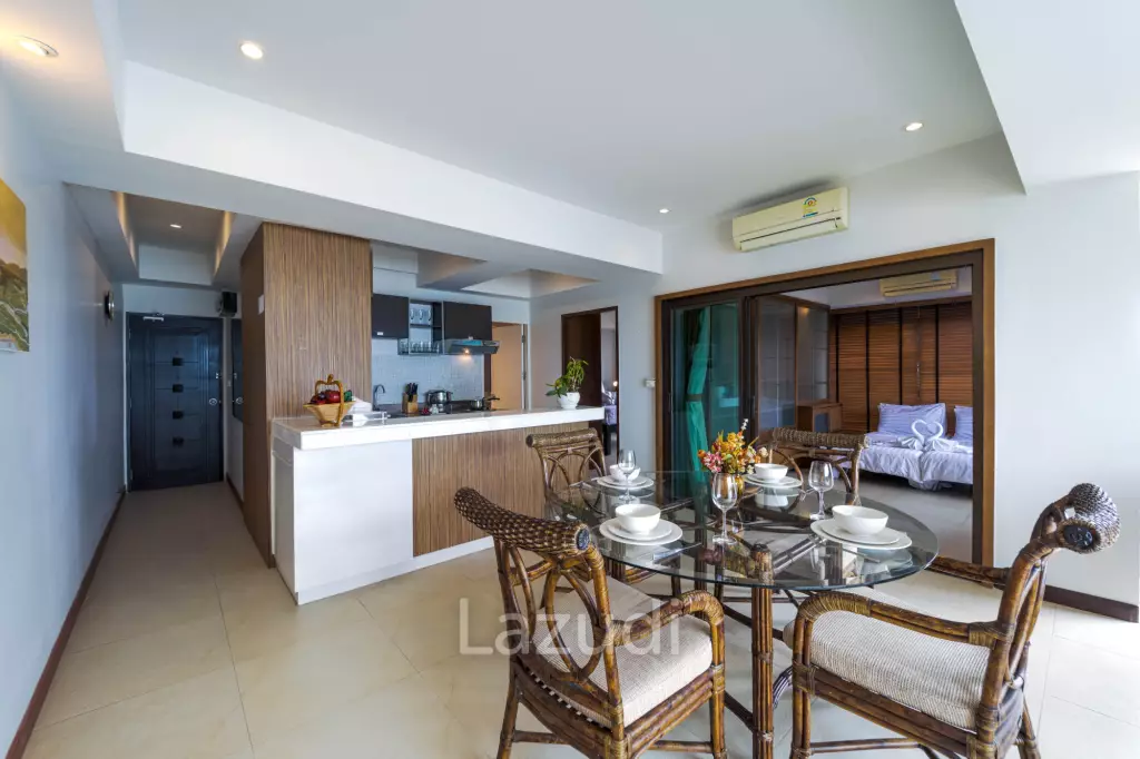 Blue Wawe: Beachfront 2 bed Condo with Seaview! (BW2)