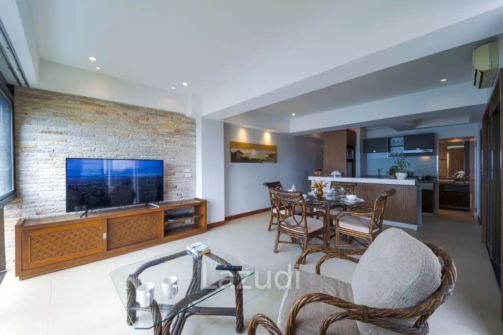 Blue Wawe: Beachfront 2 bed Condo with Seaview! (BW2)