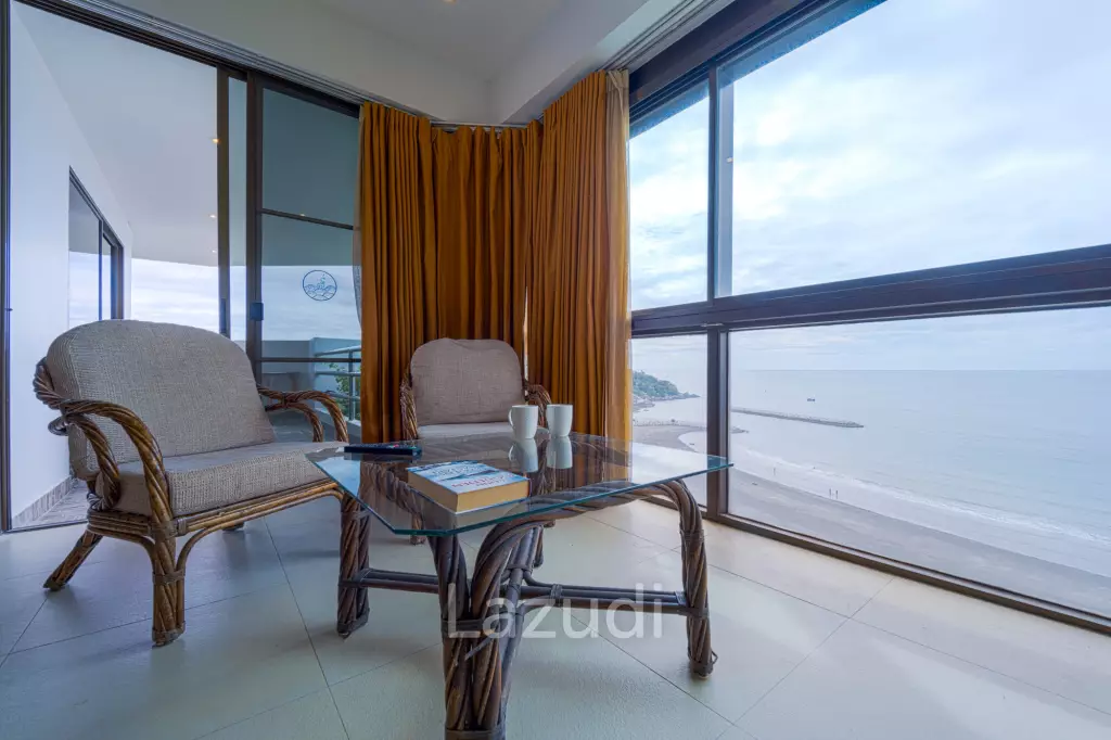 Blue Wawe: Beachfront 2 bed Condo with Seaview! (BW2)