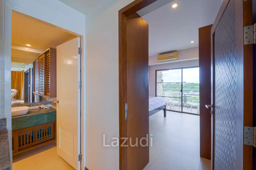 Blue Wawe: Beachfront 2 bed Condo with Seaview! (BW2)