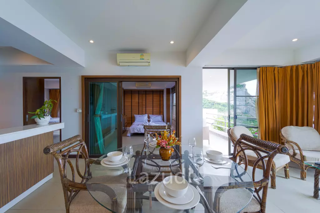 Blue Wawe: Beachfront 2 bed Condo with Seaview! (BW2)