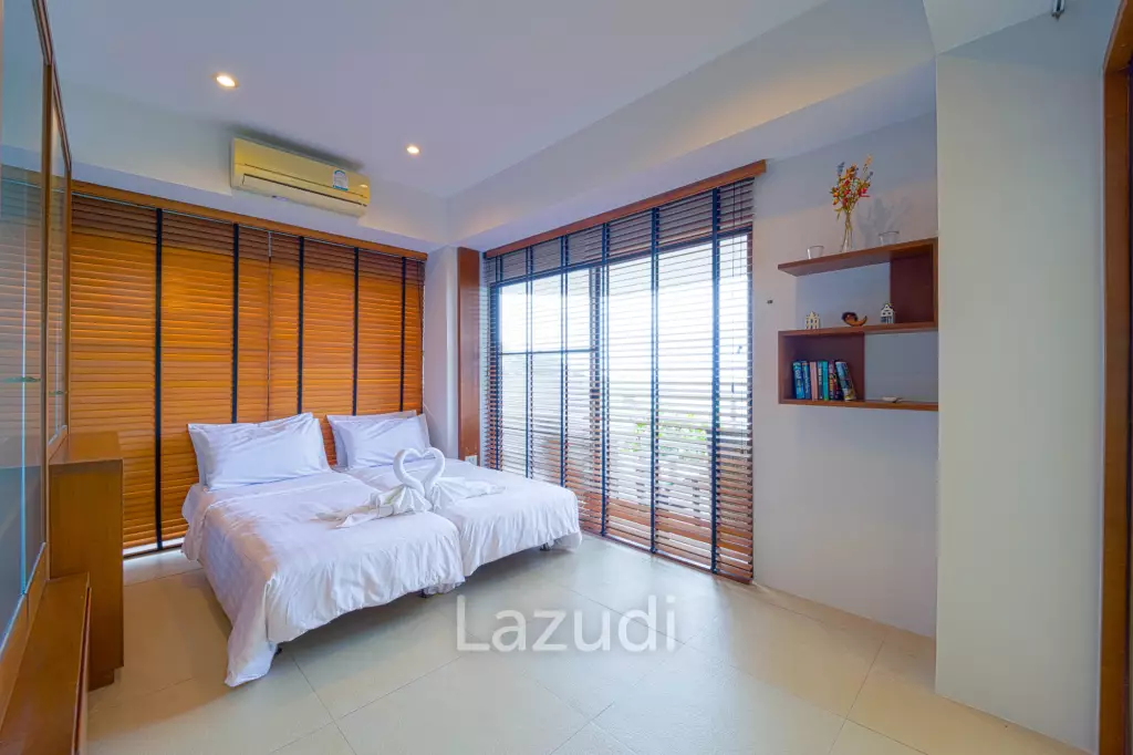 Blue Wawe: Beachfront 2 bed Condo with Seaview! (BW2)