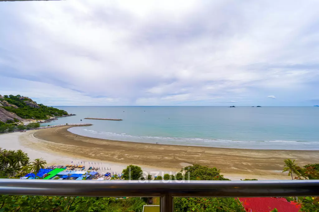 Blue Wawe: Beachfront 2 bed Condo with Seaview! (BW2)