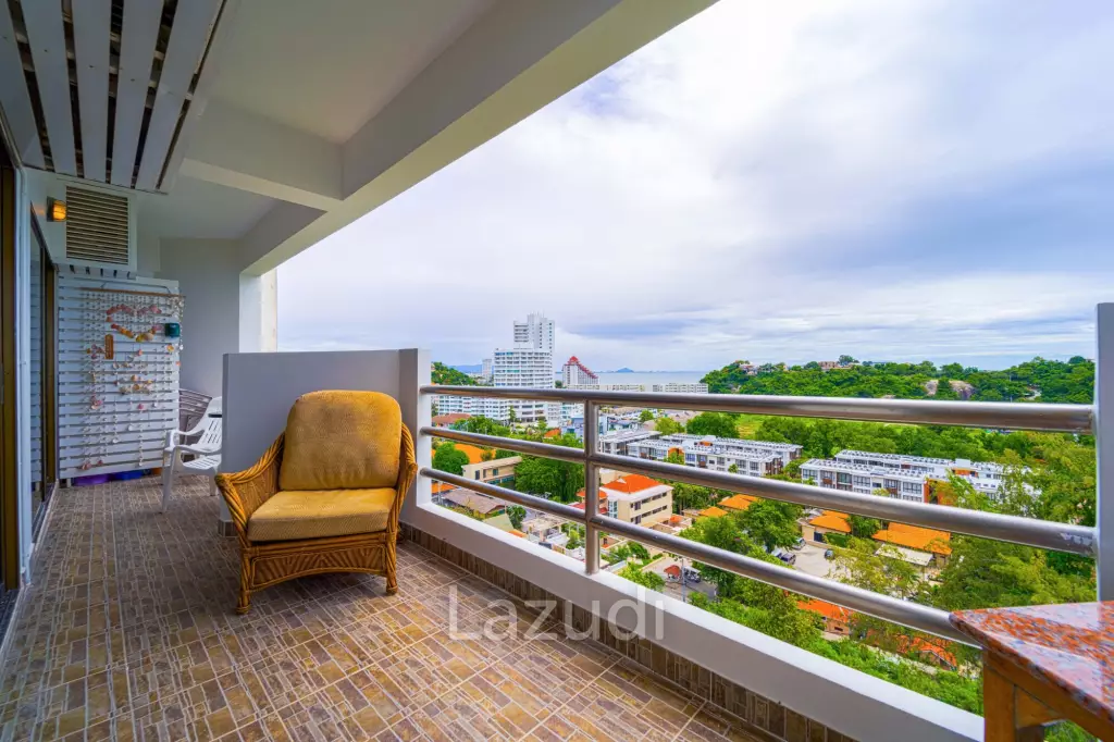 Blue Wawe: Beachfront 2 bed Condo with Seaview! (BW2)
