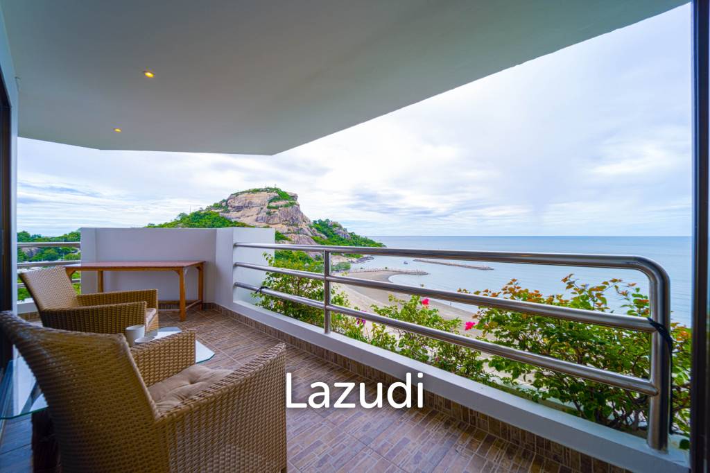 Blue Wawe: Beachfront 2 bed Condo with Seaview! (BW2)
