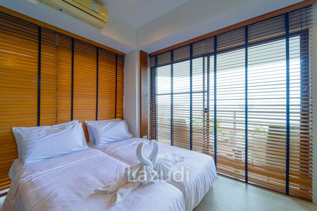 Blue Wawe: Beachfront 2 bed Condo with Seaview! (BW2)