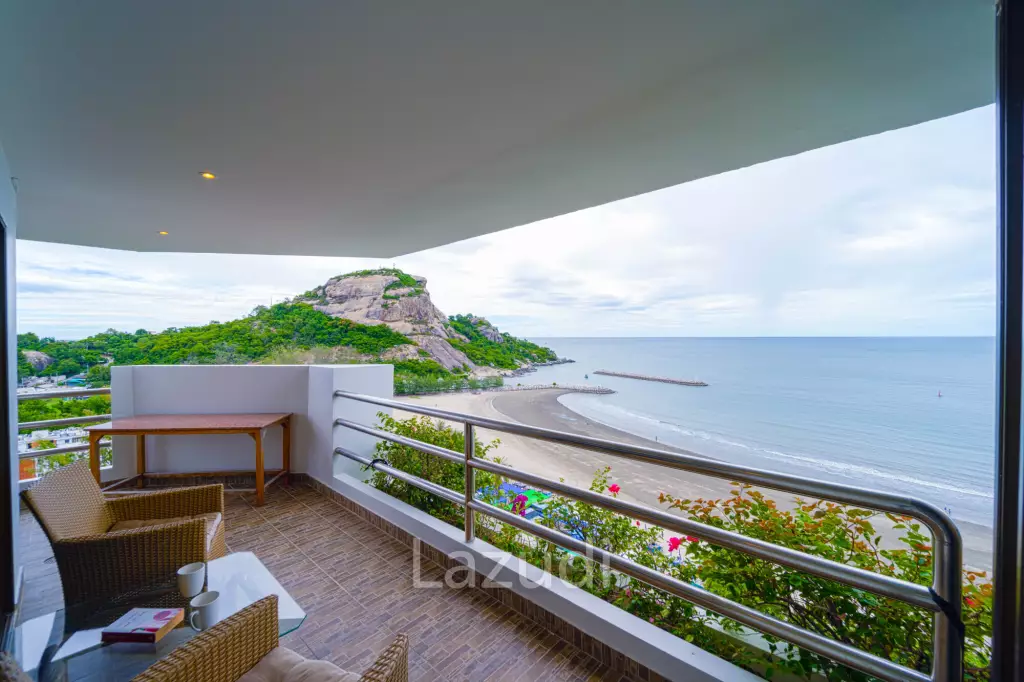 Blue Wawe: Beachfront 2 bed Condo with Seaview! (BW2)