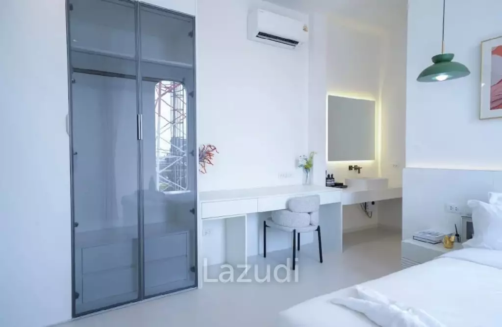 6 Bedrooms 8 Bathrooms 200 SQ.M. Pool Villa in South Pattaya