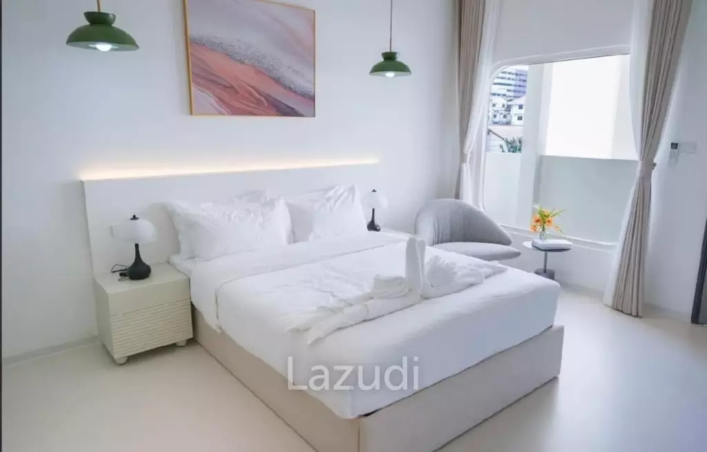 6 Bedrooms 8 Bathrooms 200 SQ.M. Pool Villa in South Pattaya