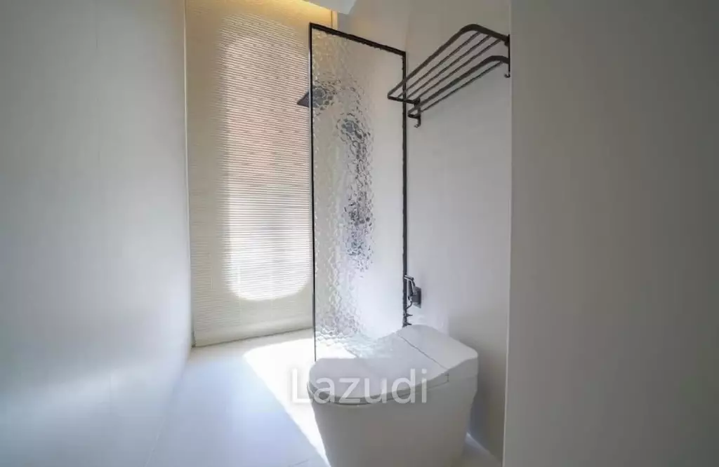 6 Bedrooms 8 Bathrooms 200 SQ.M. Pool Villa in South Pattaya