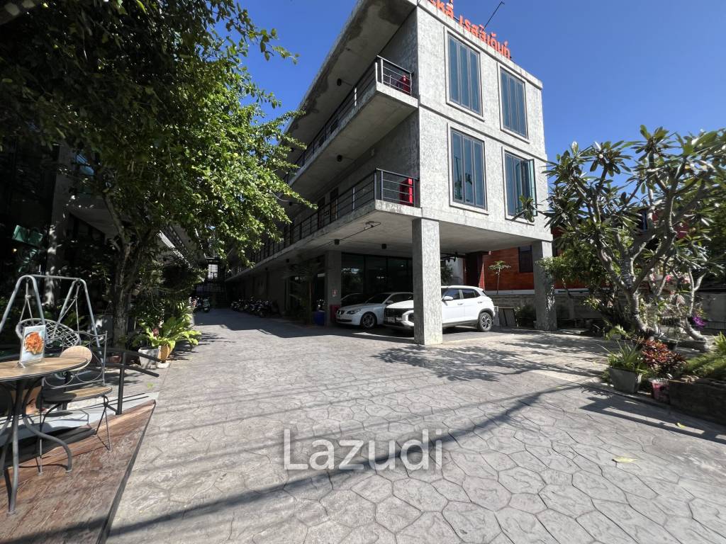 3-Storey Apartment/Dormitory 50 Rooms Near To University