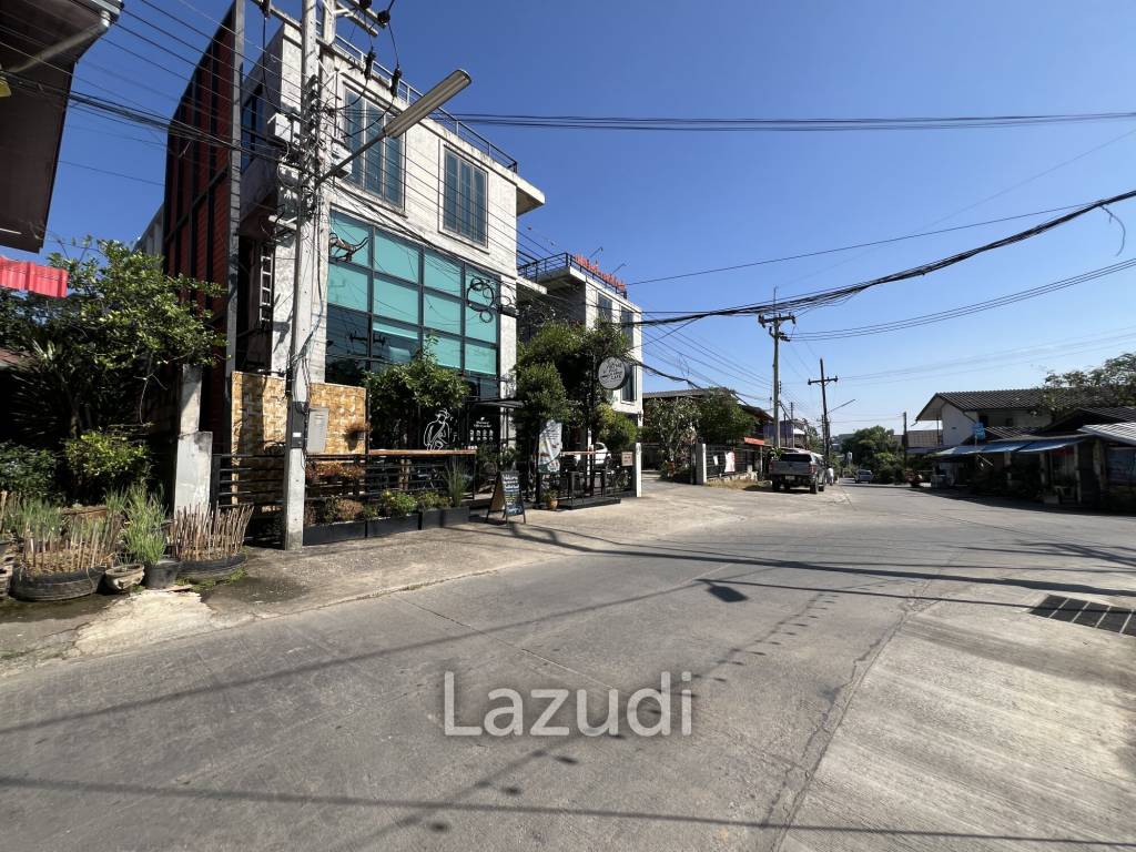 3-Storey Apartment/Dormitory 50 Rooms Near To University