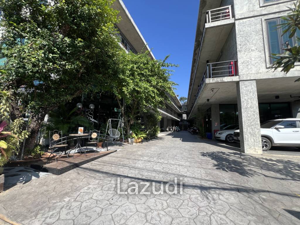 3-Storey Apartment/Dormitory 50 Rooms Near To University