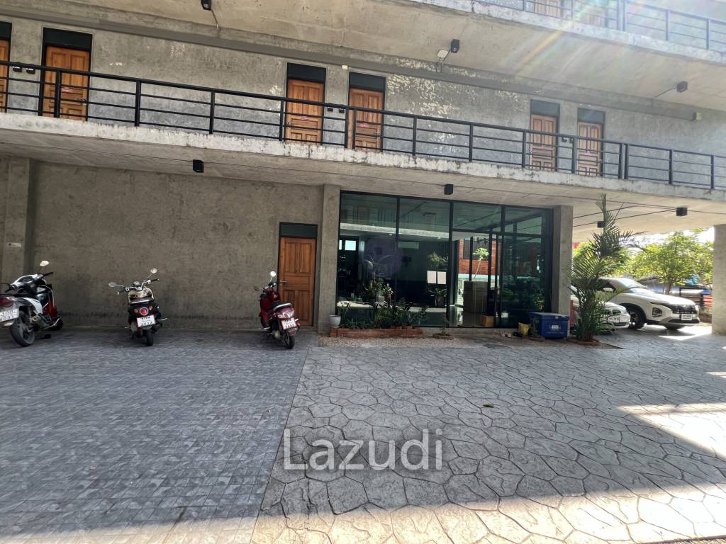 3-Storey Apartment/Dormitory 50 Rooms Near To University