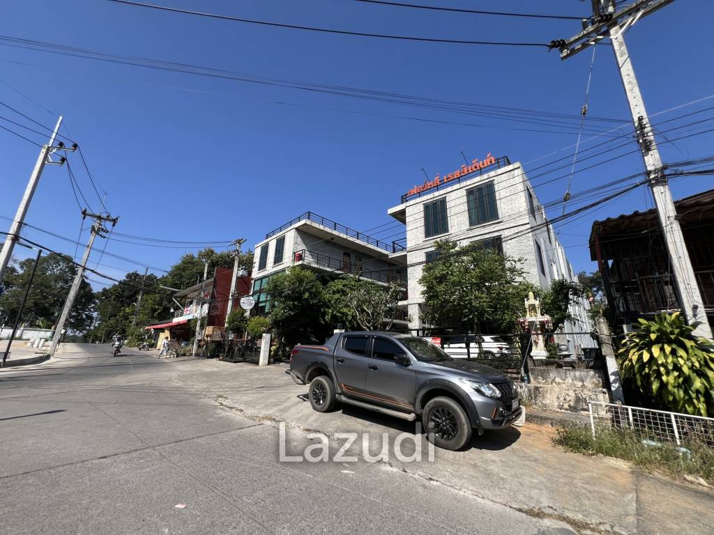 3-Storey Apartment/Dormitory 50 Rooms Near To University