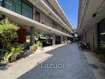 3-Storey Apartment/Dormitory 50 Rooms Near To University