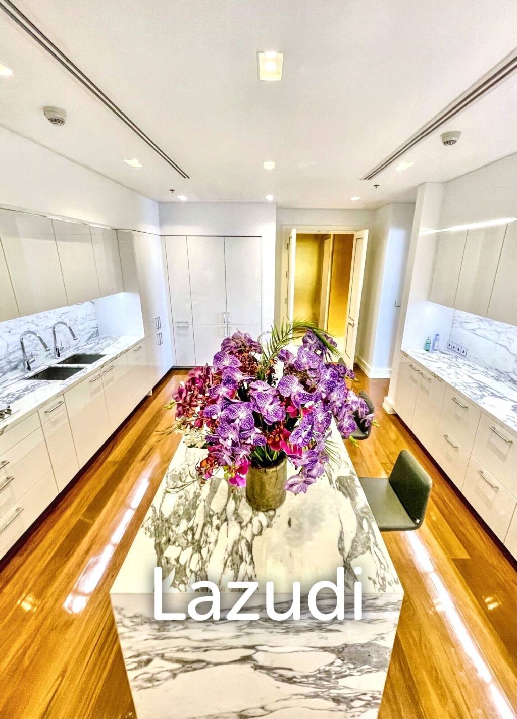 4 Bed 408 SQ.M The Ritz-Carlton Residences Bangkok