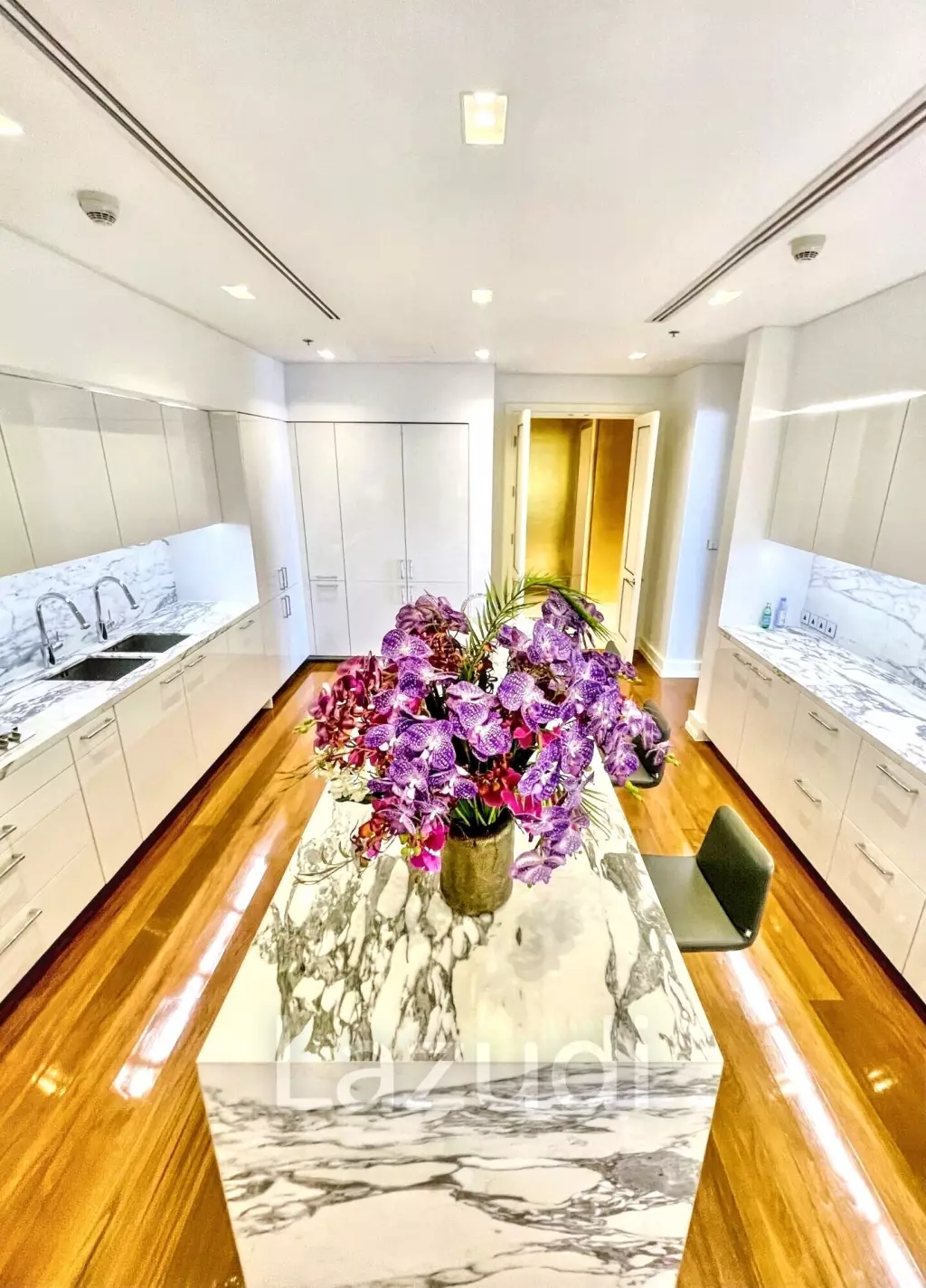 4 Bed 408 SQ.M The Ritz-Carlton Residences Bangkok