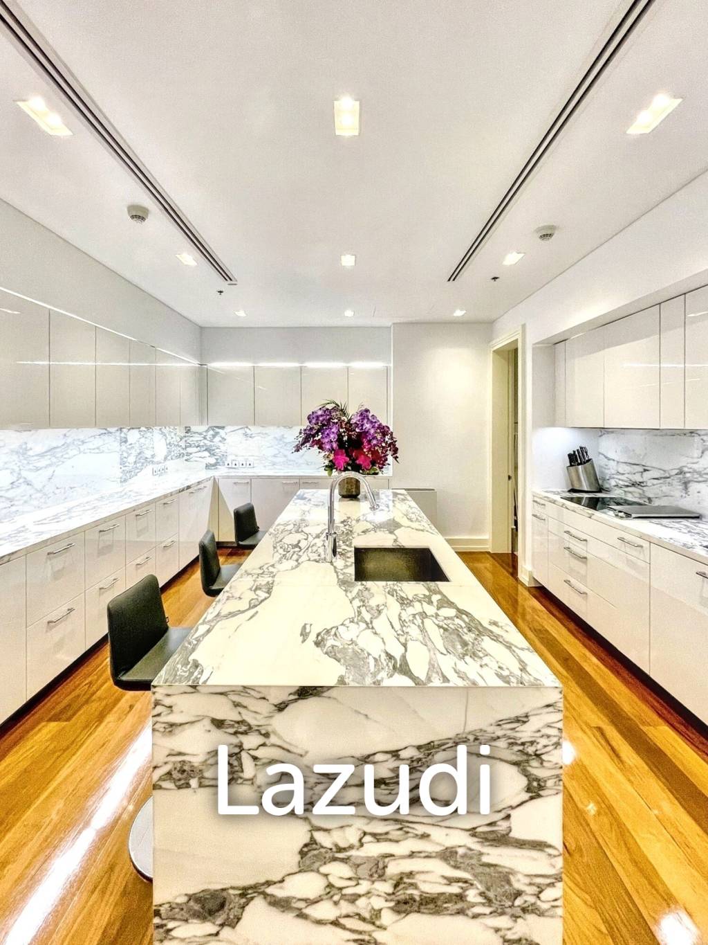 4 Bed 408 SQ.M The Ritz-Carlton Residences Bangkok