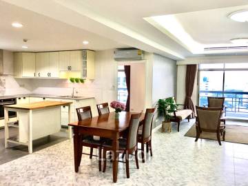 3 Bed 2 Bath 144 SQ.M Royal Castle Sukhumvit 39